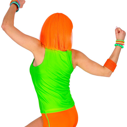 Fluogroen hemdje dames, neon disco outfit jaren 80 close-up