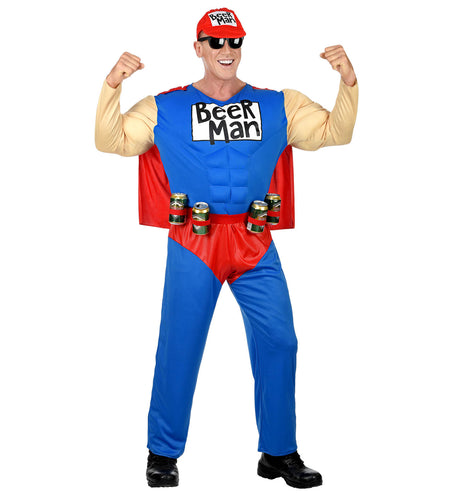 Super beer man overall met spierbundel en pet, bier superheld outfit detail