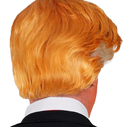 Achterkant van de pruik Mr. President voor heren met gladde oranjeblonde lagen tot in de nek