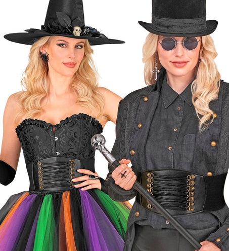 Zwarte korsetriem gedragen bij een heksenoutfit en een gothic look voor Halloween