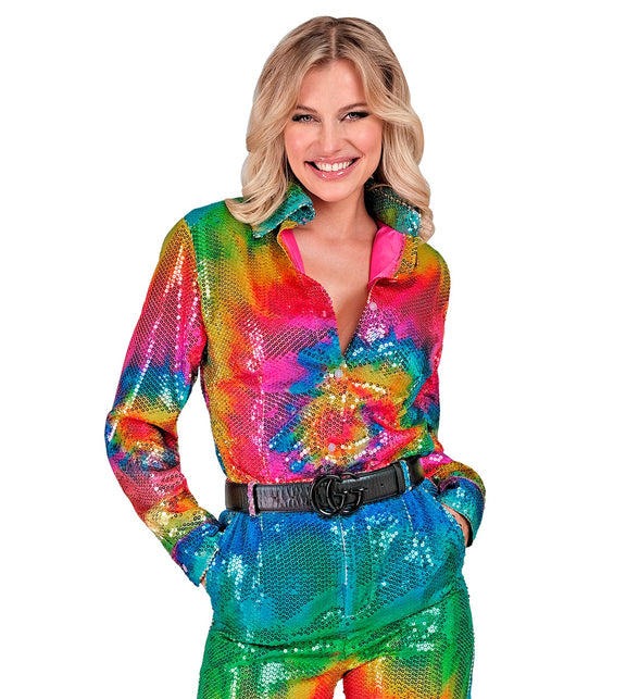 Tie dye discoshirt dames gedragen - kleurrijk glittershirt foute party