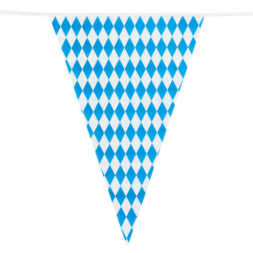 Reuzenvlaggenlijn Beieren met grote driehoekige vlag in blauw-wit ruitpatroon voor Oktoberfest