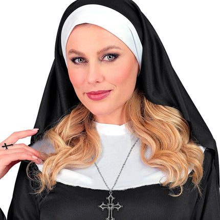 Ketting kruis gothic zwart edelstenen totaalbeeld – sieraden