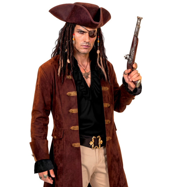 Zwart jabot shirt heren onder een bruine piratenjas, met open kraag en ruche