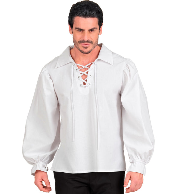 Wit herenshirt met brede puntkraag en veterkoord, vooraanzicht op model