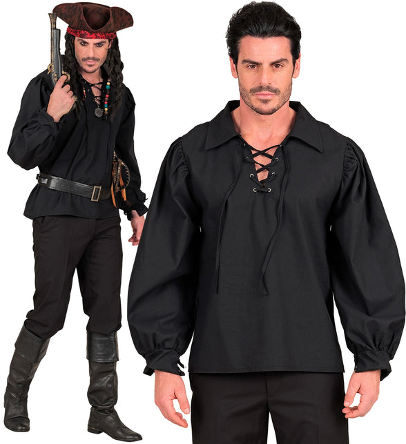 Zwart herenshirt met veterhals en pofmouwen, gedragen bij een piratenlook met hoed