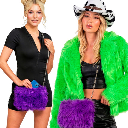Handtas lang pluche paars voor dames detailopname – verkleedkleding