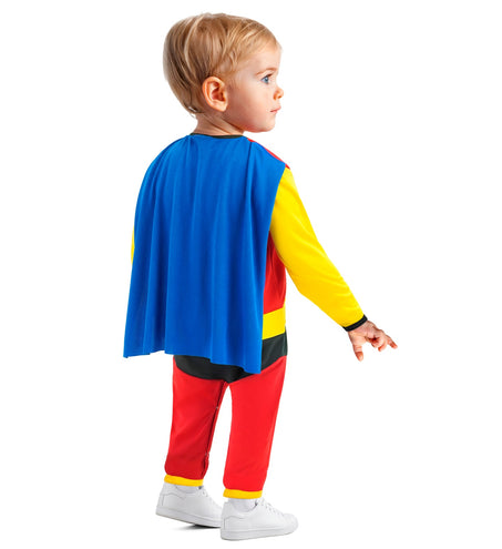 Achterkant van de superheld babyjumpsuit met blauwe cape over de schouders