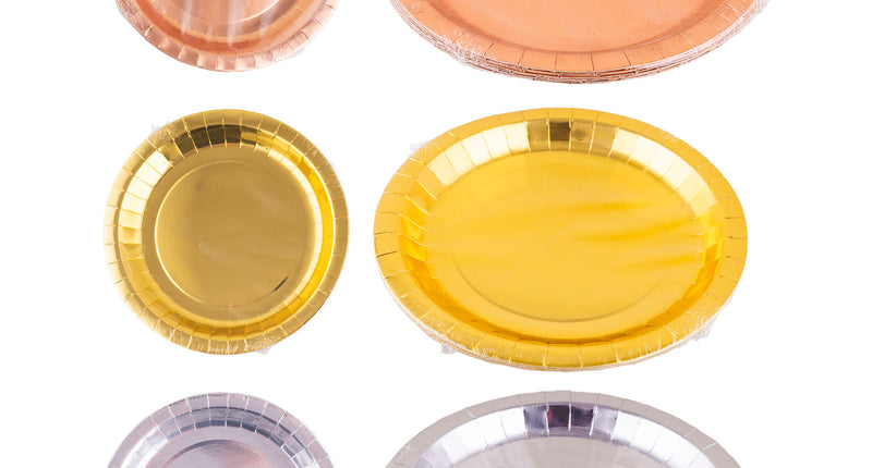 8 borden 3 kleuren in rosé, goud en zilver met glanzende metallic laag en geplooide rand, per tint in folie verpakt