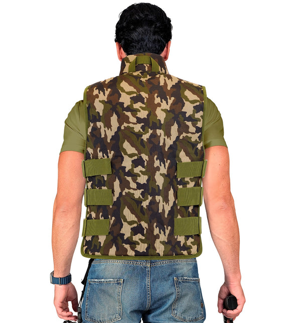 Achterkant van het camouflage vest met zes brede olijfgroene klittenbandlussen