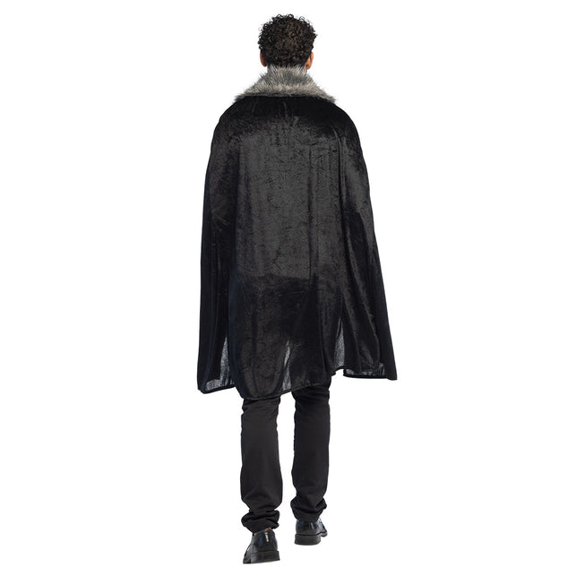 Achterkant van de zwarte Cape Crimson met glanzende stof en grijze kraag