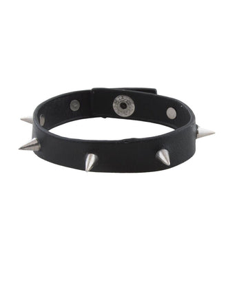 Armband met spikes in zwart met zilverkleurige spitse punten op één rij