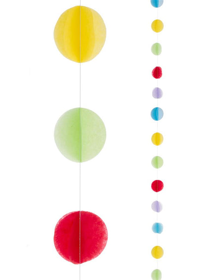 Ballonlint bolletjes met papieren bolletjes in geel, groen en rood aan een dun koord
