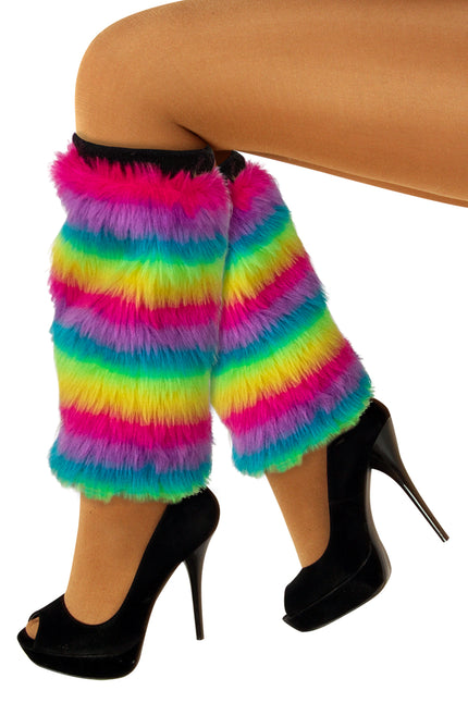 Beenwarmers pluche met regenboogstrepen in roze, paars, blauw en geel, gedragen tot onder de knie bij Pride