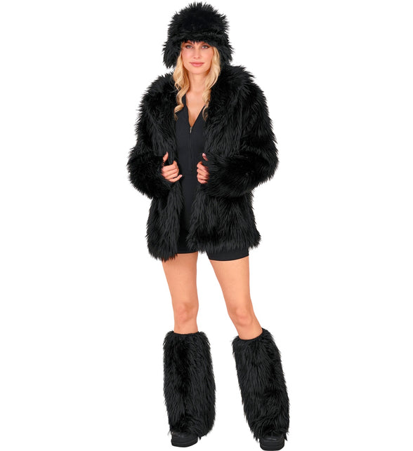 Beenwarmers pluche zwart Sanne onder de knie gedragen bij een korte broek voor carnaval