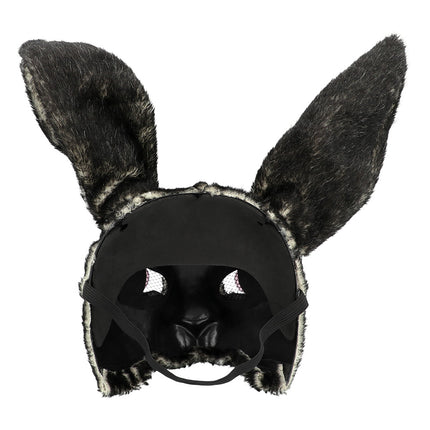 Binnenkant van pluchen konijnenmasker met gaasjes achter de oogopeningen