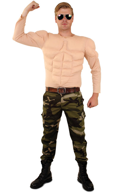 Body builder shirt heren in huidskleur met gewatteerd sixpack, gedragen met camouflagebroek op een themafeest