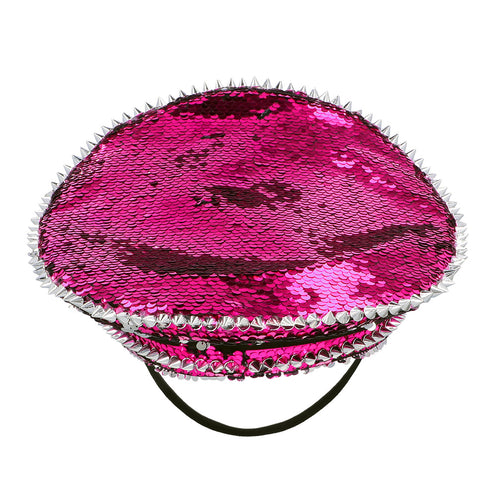 Bovenkant van de festival pet met fuchsia pailletten en een rand van zilveren spikes