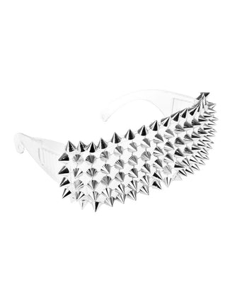 Bril met studs zilver schuin van boven, transparant pvc-montuur vol zilveren spitse studs