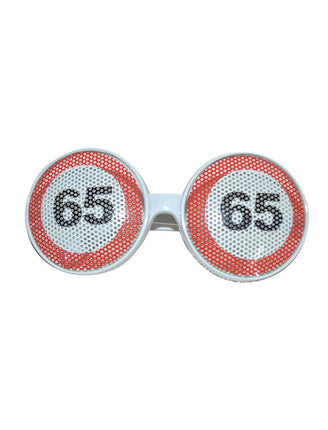 Bril traffic 65 jaar met twee ronde verkeersbordglazen in rood en wit met zwart cijfer 65