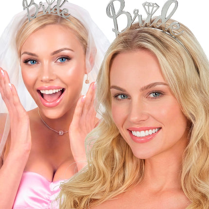 Bruids tiara zilver gedragen door twee dames op een vrijgezellenfeest