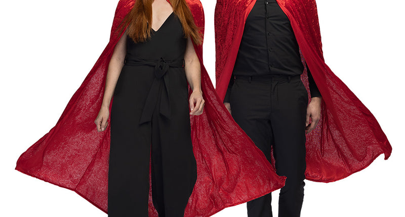 Cape Dawn rood, lange fluwelen cape met kap, gedragen door dame en heer bij Halloween