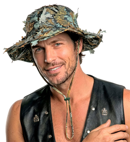 Close-up boonie hoed camouflage met kunststof stopper op het kinkoord