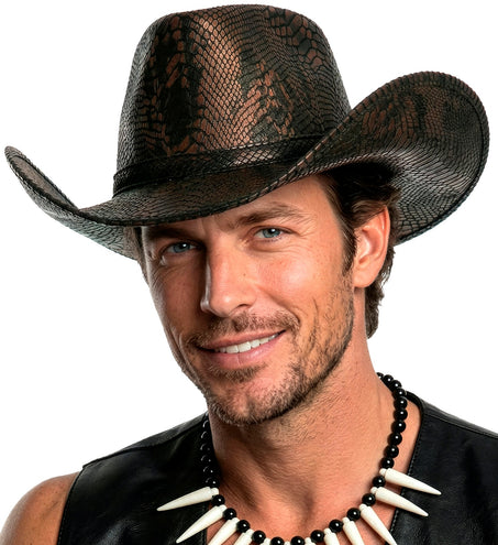 Close-up cowboyhoed pythonprint met gevlochten bies langs de brede rand