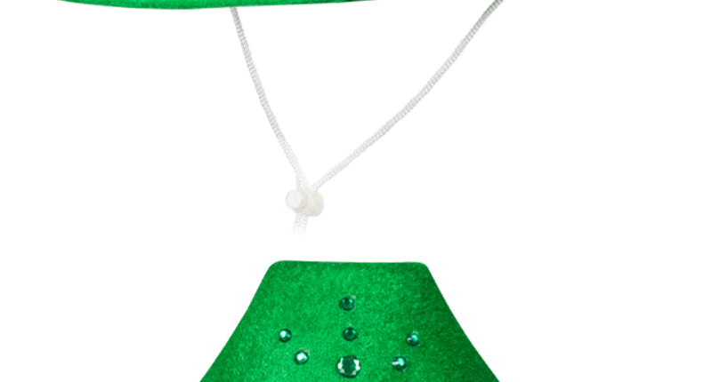 Cowboyhoed groen met groene strass op de bol en zilverkleurige sierband, voor een westernfeest