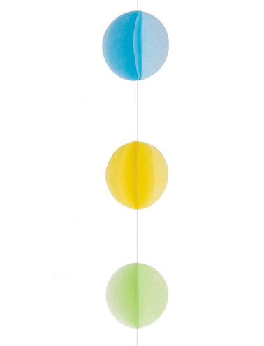 Detail van het ballonlint: blauw, geel en groen bolletje met 3D-effect uit twee helften
