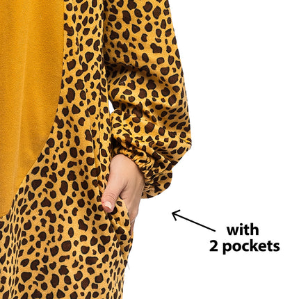 Detail van de bruine luipaardjumpsuit met zijzak en gerimpelde mouwboord