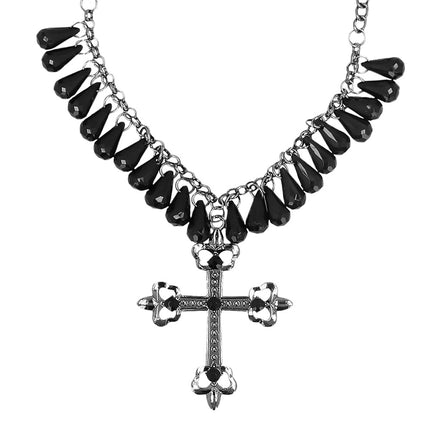 Detail van de kruishanger van de ketting gothic met klaverbladpunten en zwarte druppelbedels