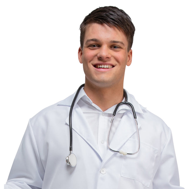 Dokter stethoscoop Hennie zwart om de nek gedragen bij een witte doktersjas voor een themafeest
