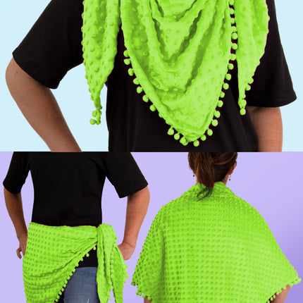 Driehoek sjaal Bubble neon groen gedragen om hals en heupen op zwart shirt, voor een neonfeest