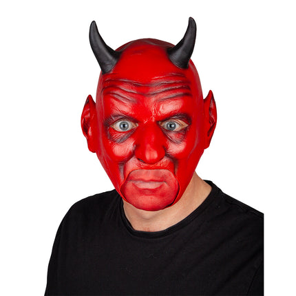Duivelmasker Lucifer frontaal: gerimpeld voorhoofd, gefronste wenkbrauwen en omlaag getrokken mond