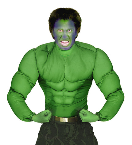 Gespierd shirt groen Hulk spierballen op model met groen geschminkt gezicht, voor Halloween