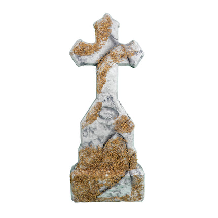 Grafsteen klein in kruisvorm, wit grijs met okergele mosdetails, 62 cm hoge Halloween decoratie