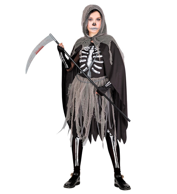 Grimreaper kostuum kinderen Skelety met zwarte skeletjurk, grijze rafelrok en cape met kap voor Halloween