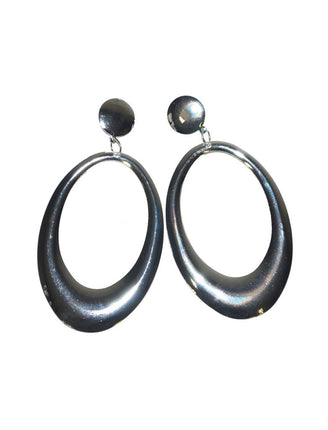 Grote ovale hangoorbellen zilver met ronde knop en glanzende ovale ring, voor een discofeest