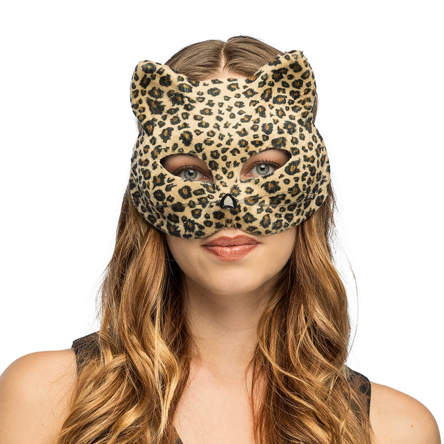 Halfmasker luipaard Feline met kattenoren en snorharen, gedragen door dame op themafeest