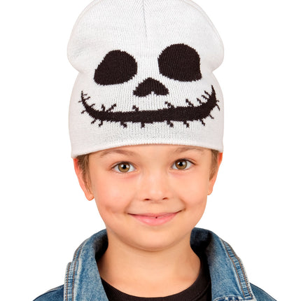 Jongen met witte spookmuts, skeletgezicht tot op de omgeslagen rand