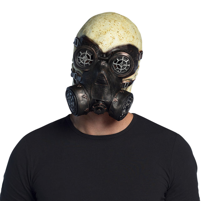 Latex hoofdmasker Gas skull met vergeelde schedel en bruin gasmasker, gedragen door man, voor Halloween
