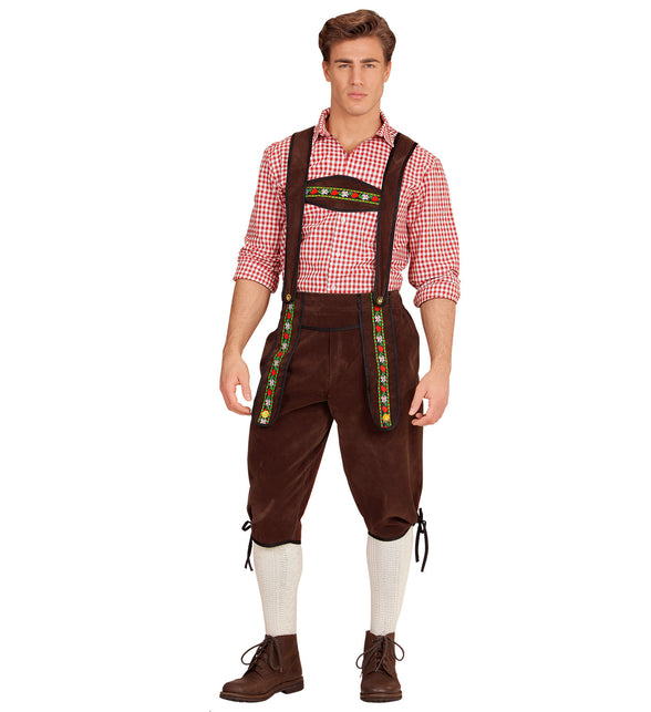 Lederhose Beiers bruin van polyester met suède-look, gedragen met tirolerhemd
