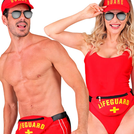 Lifeguard baywatch set gedragen door man en vrouw op een strandfeest