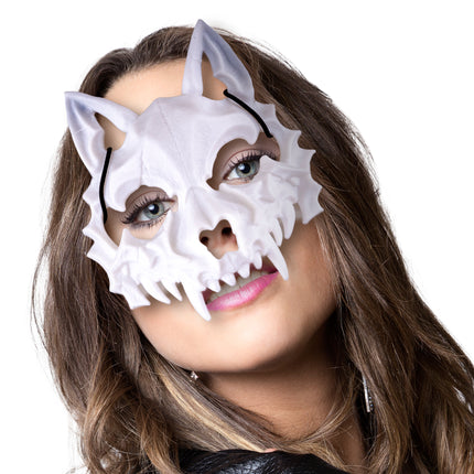 Masker dieren skelet wit gedragen over ogen en bovenlip, met puntige oren en slagtanden, voor Halloween