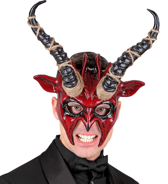 Masker sjamaan duivel Mats bij een zwart kostuum met vlinderdas, voor heren