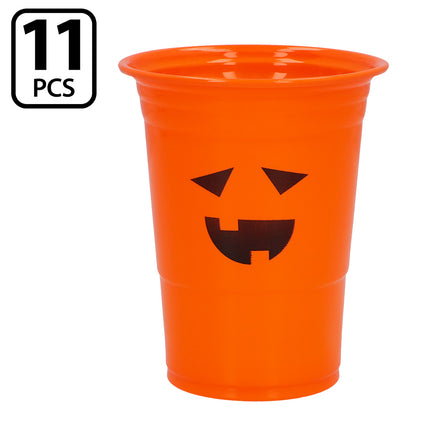 Oranje beker met zwart pompoengezicht uit het drankspel Halloween beer pong, elf stuks