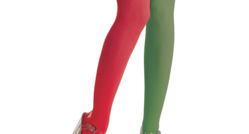 Panty in rood groen voor dames met één effen rood en één effen groen been tot de voet, voor een elfenlook met Kerst