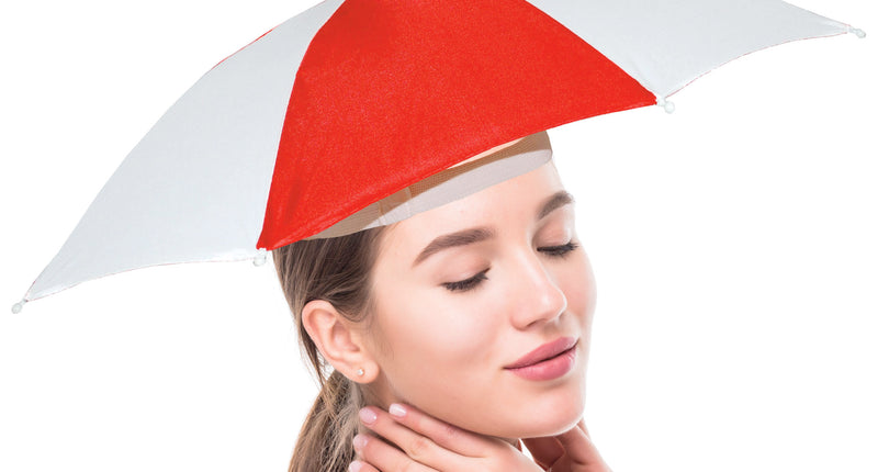 Paraplu hoed Brabant rood wit met witte topknop, gedragen op het hoofd voor een feest