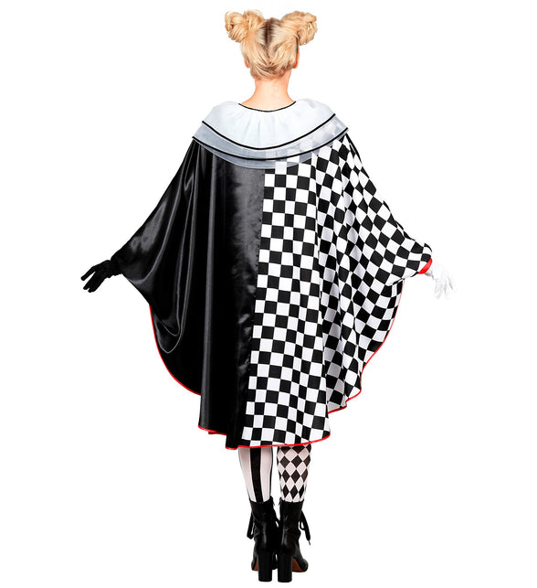 Pierrot poncho dames achterkant met zwart satijnvlak en groot zwart-wit ruitdessin